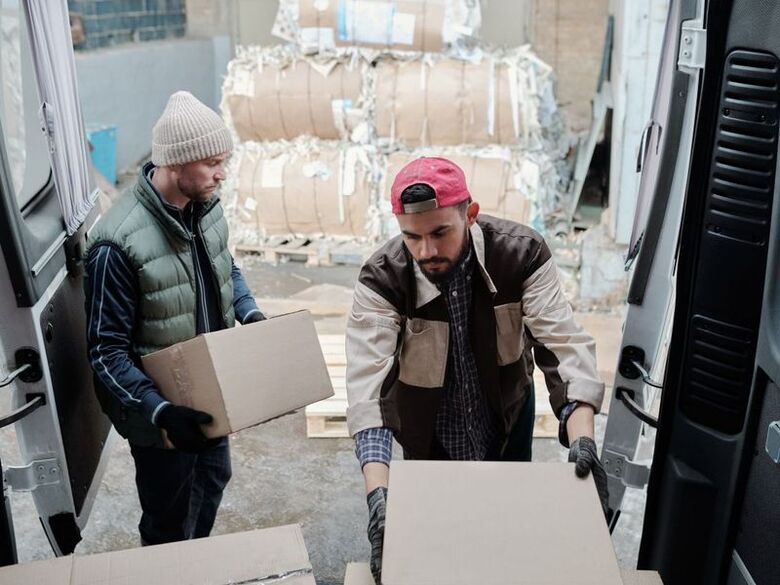 Loading & Unloading in Hyattsville
